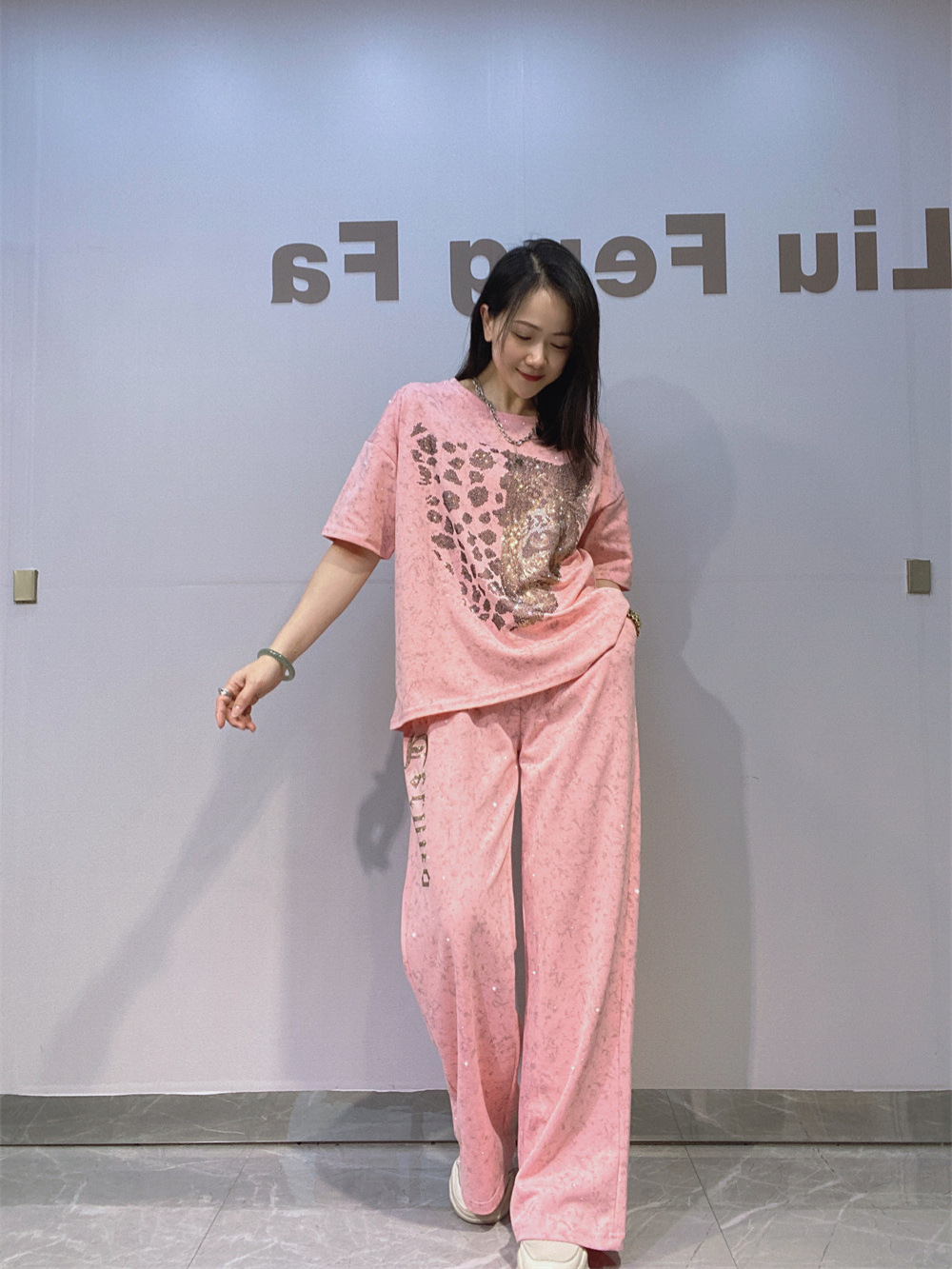 Transfronterizos europeos y estadounidenses de tamaño grande ropa de mujer de cuello redondo de diamante mangas cortas + pantalones largos dos piezas de mujeres pantalones de piernas anchas de verano conjunto casual