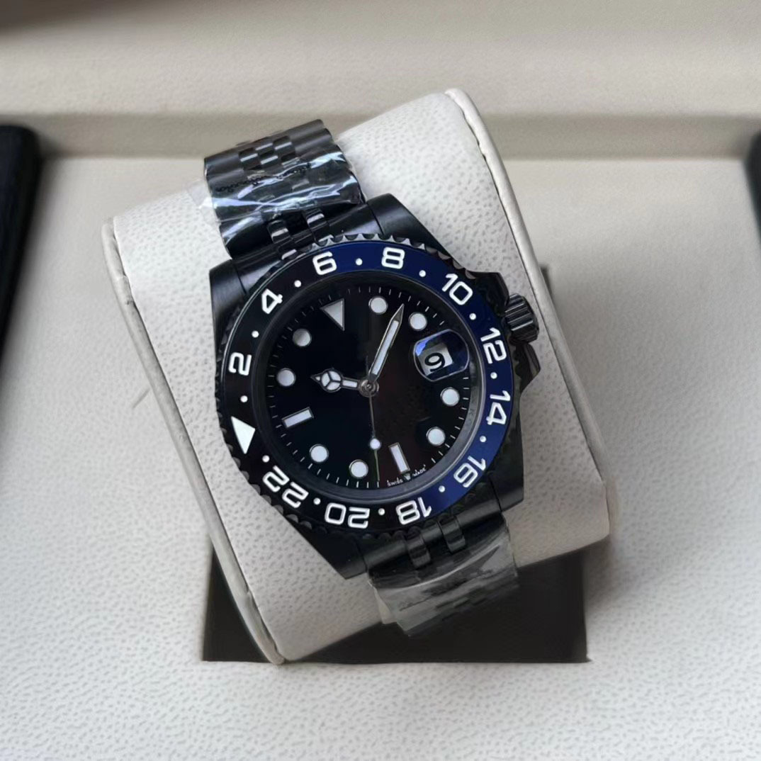 Five-bead black strap black and blue circle