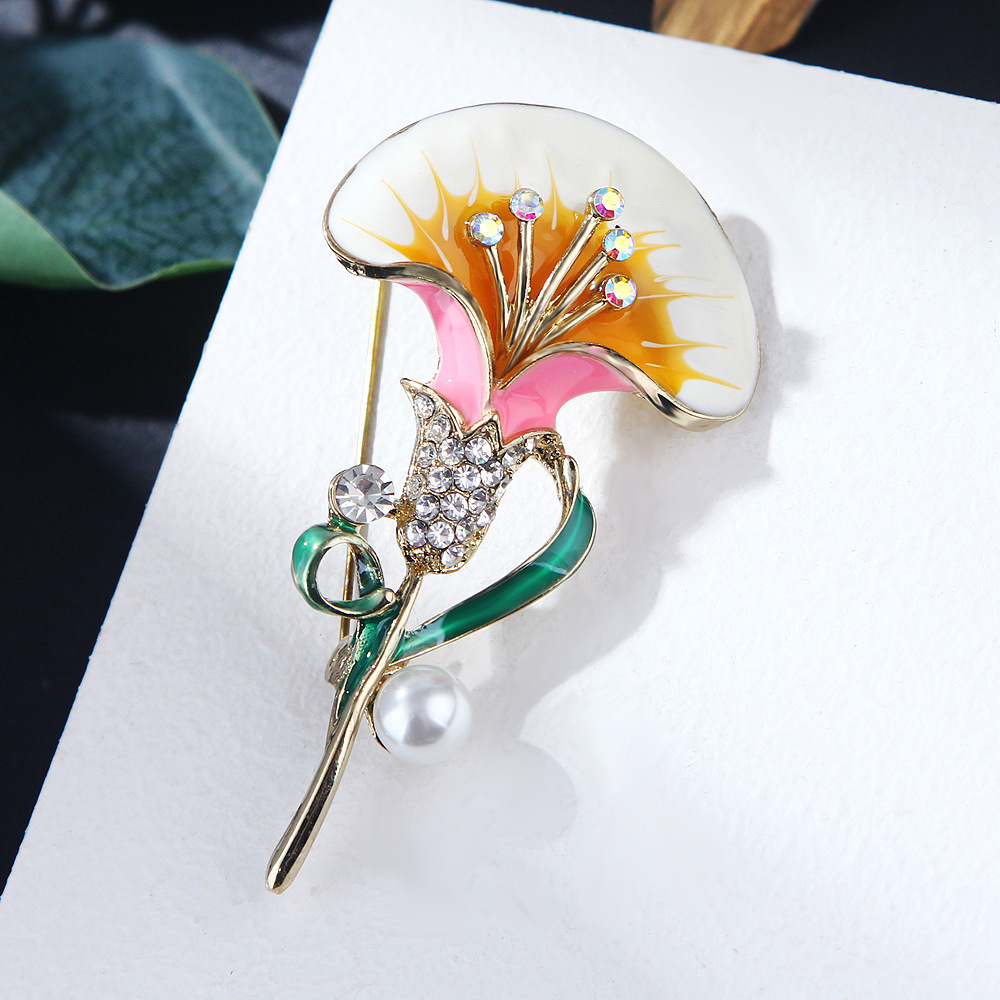 Korean new style plant flower brooch simple temperament brooch anti exposure enamel silk scarf buckle pearl pin accessories_voghion.com