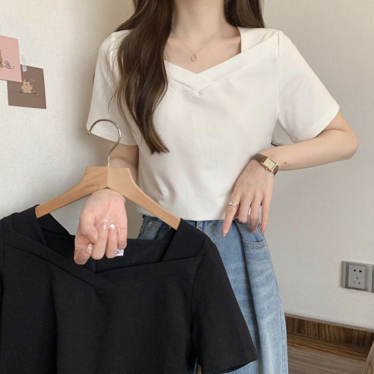 Camiseta de manga corta de hombro recto de diseño de mujer de talla grande para mujer 2024 verano nuevo temperamento suelto y delgado top que cubre el vientre image 5