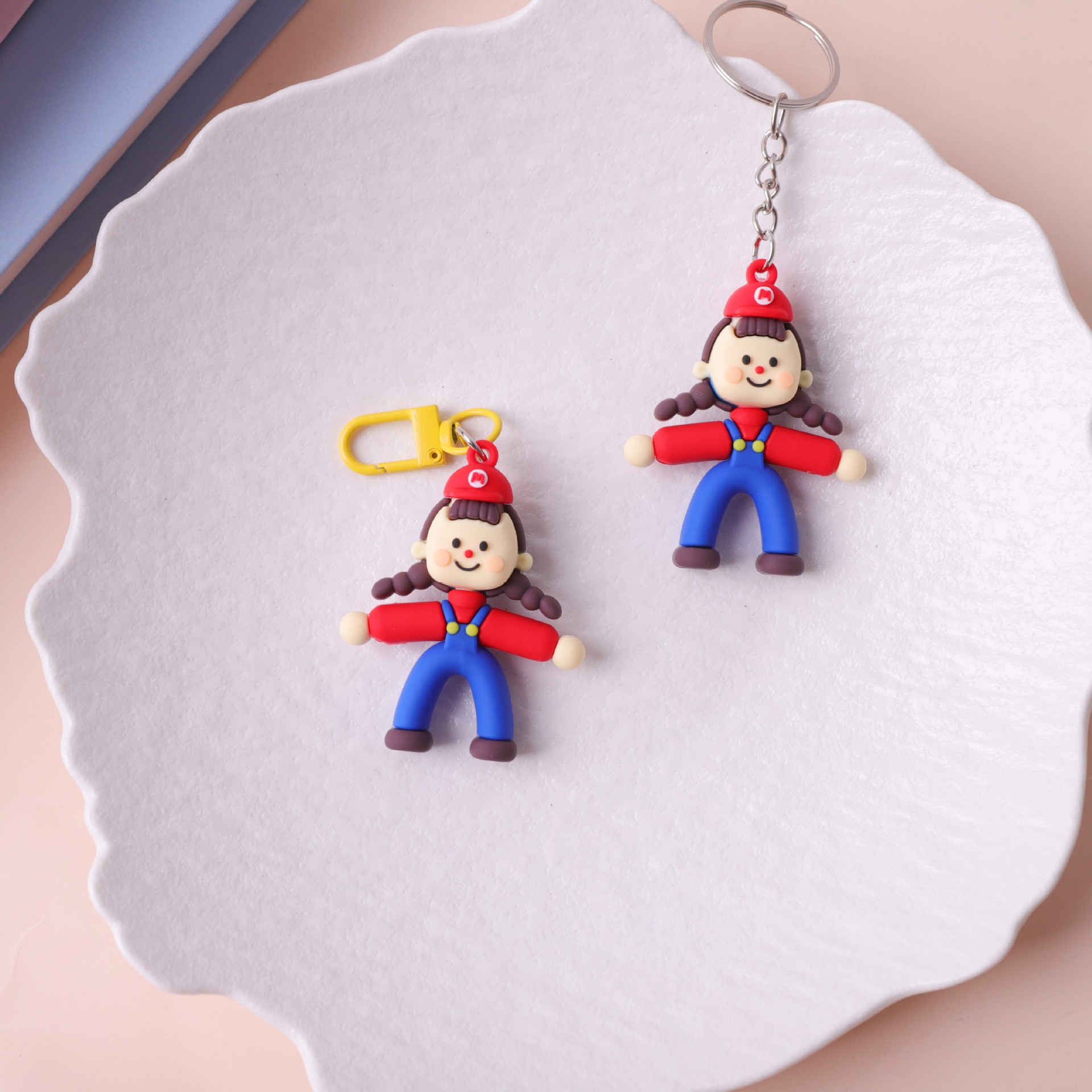 Nuevo colgante de bolso de niña dividida y niña de varias niñas, llavero de sentido avanzado, lindo bolso de regalo creativo, accesorios colgantes image 1