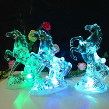 厂家亚克力大马七彩快闪发光玩具小夜灯 地摊夜市批发套圈夜灯