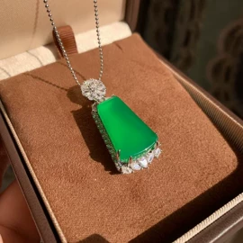 玉器工艺品;吊坠;手镯