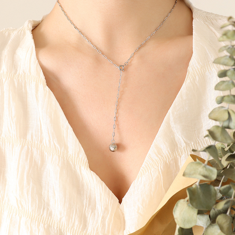 Marka francés ins bola multilateral colgante cadena personalidad nicho titanio acero chapado 18K oro collar P571