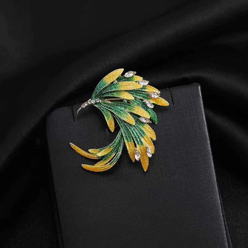 Broche émaillée style chinois avec phoenix et strass dégradé_voghion.com