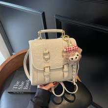 ����Ů�߼����¿�С�������p��С�����WԺ�L�ճ�ͨ�چμ�б���E8