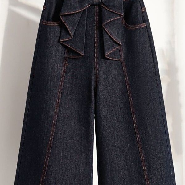 Plus-Size Stylish Stretch Denim Capri Pants for Women, Summer Thin Style, High-Waisted, Flattering and Slimming, with Bow Detail
