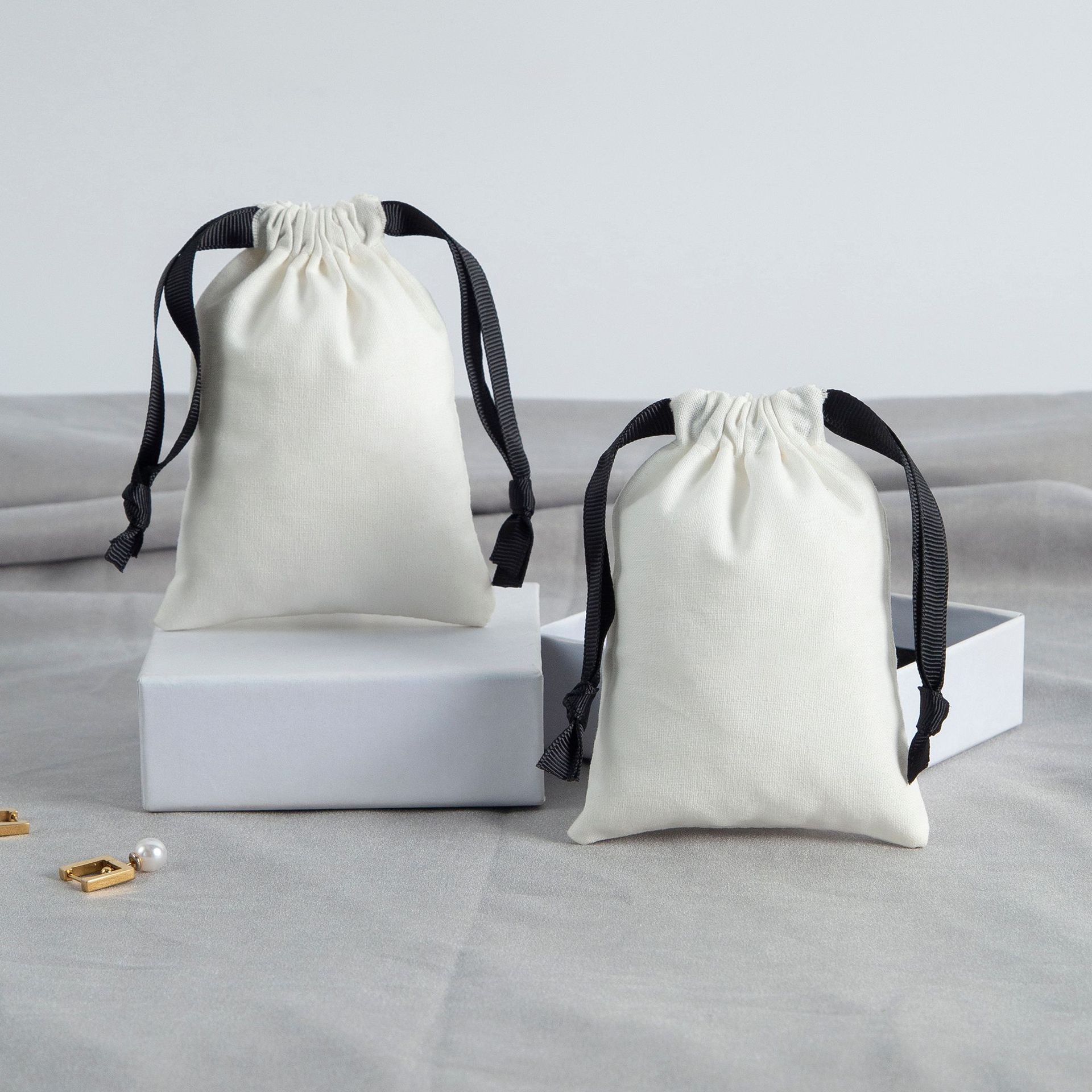 1 Piece Quantity 1 Piece Cloth Simple Style Holiday Daily Solid Color Jewelry Packaging Bags