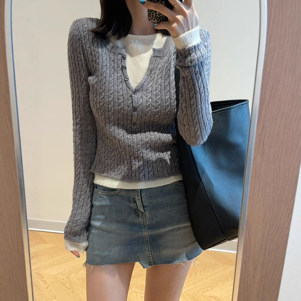 浅秋一下~假两件针织衫女秋季2025新款小V领设计修身显瘦长袖上衣