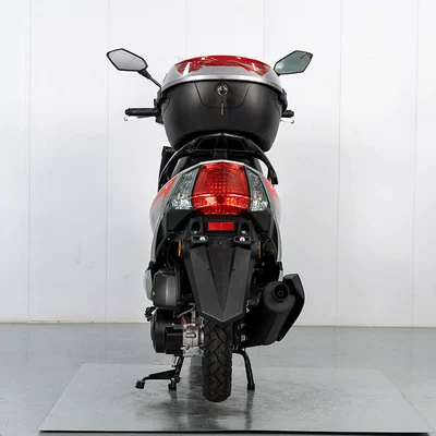 Motosikletlər Warrior 3 Fuel-Powered Motorcycles, Scooter