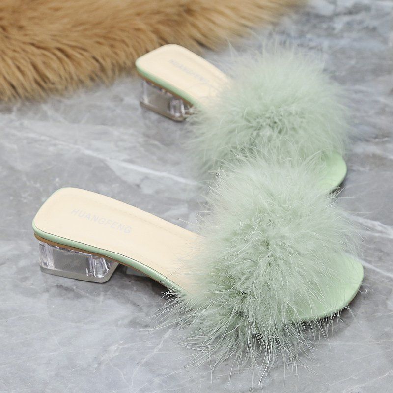 Xiaozhonghonghong Hong Kong viento zapatillas para mujeres zapatillas de verano peludo 2025 nuevo estilo de verano imperial hermana temperamento zapatos de tacón grueso