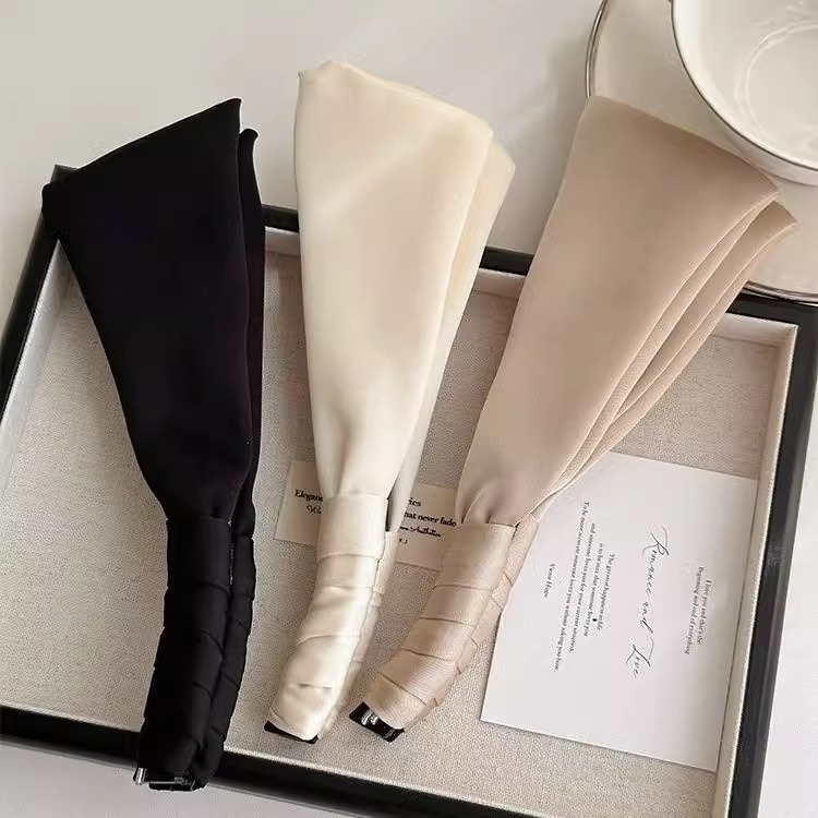 Coreano de alta calidad satén temperamento orejas de conejo bananas 2025 nuevo clip de agarre de cabeza de alta calidad