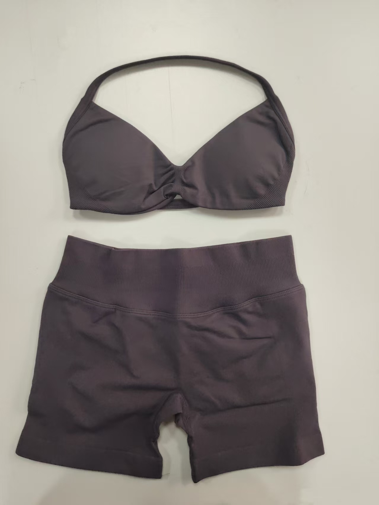 Conjunto DF Amazon pantalones cortos explosivos sujetador pequeño alto elástico superfino nailon halter cuello hermoso chaleco deportivo trasero