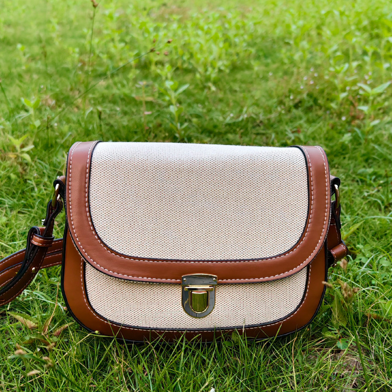 2025 Autumn New Women's Bag Niche High-End Feel Single Shoulder Crossbody Bag Light Luxury Saddle Bag Versatile Commuting Small Bag