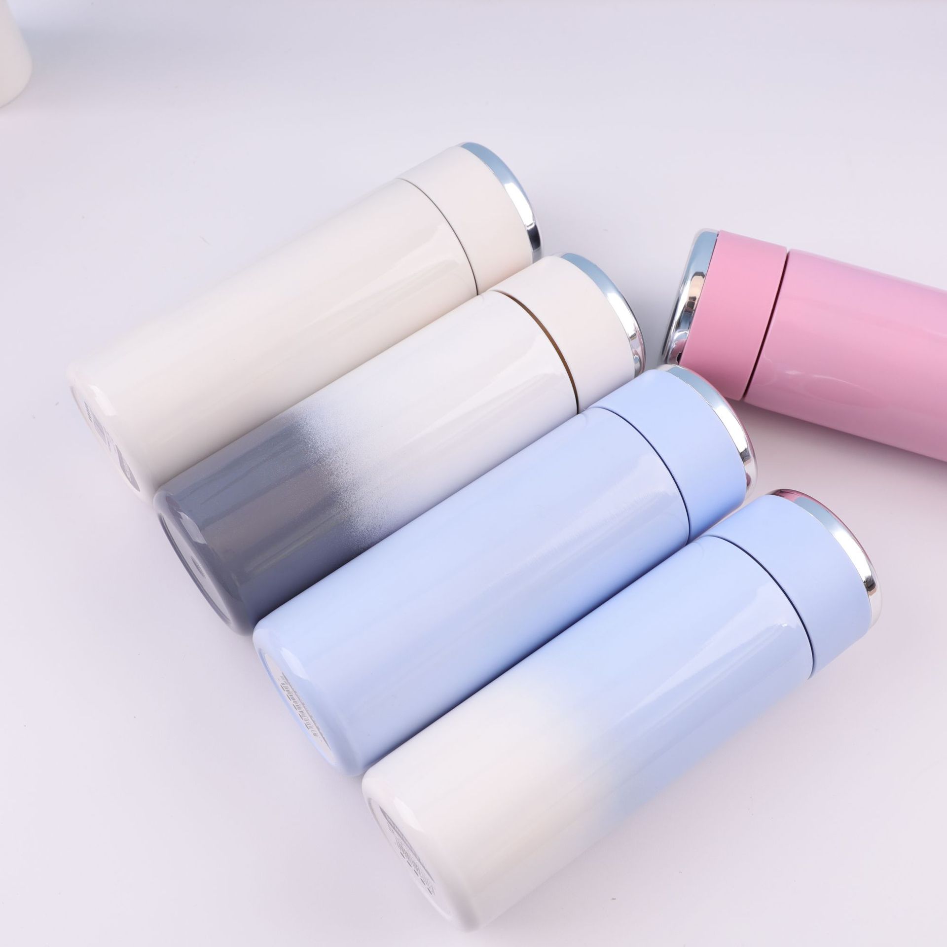 Medición de temperatura inteligente 304 taza de aislamiento de acero inoxidable gradiente taza de acompañamiento taza de temperatura doméstica taza de agua portátil directa