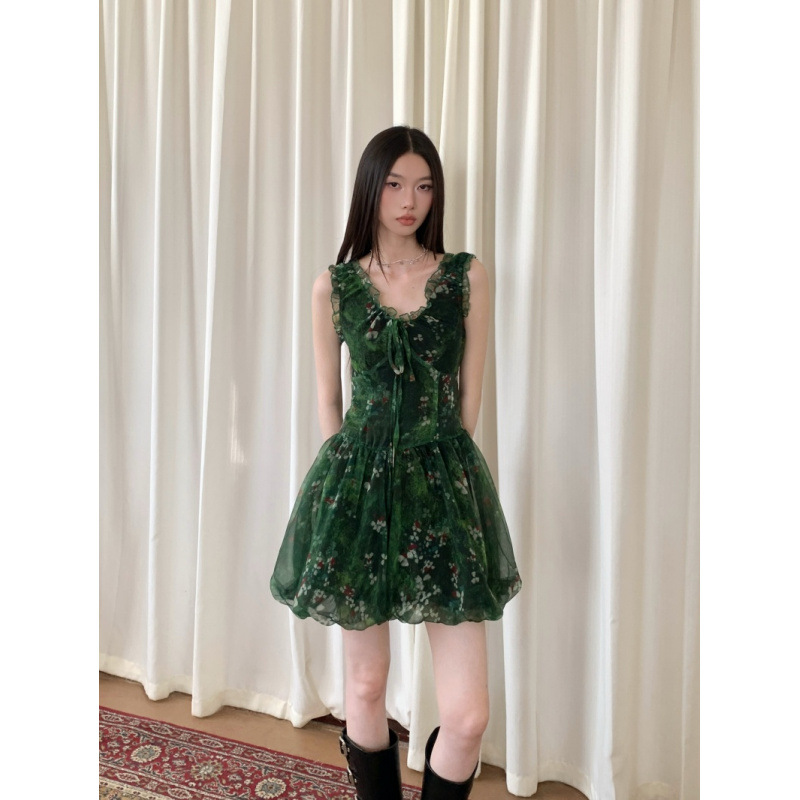 Coffee breaks pastoral Monet's brushstrokes "From Elf Girl-like dark…