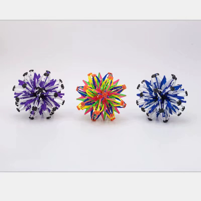 Children's magic telescopic golfers grabbing their feet and flowering, turning into small balls, creative toys