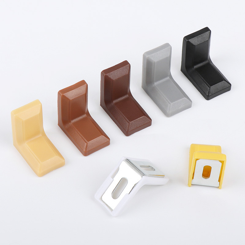 プラスチックのコーナーコードの仕切りのコーナーコードの蓋のコーナーコードのブラケットの家具の直角のコーナーコードの食器棚の接続部品は鉄の小さい掛け金を持っています。|undefined