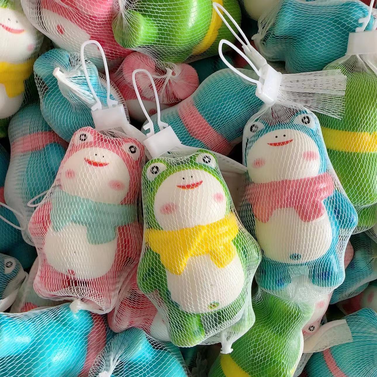 Nuevo colgante de mochila de tela Rabu pellizcar música pu rebote lento artefacto de descompresión juguete decoración de escritorio muñeca al por mayor