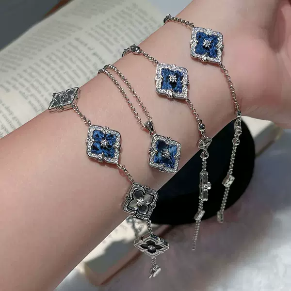 Italian Brushed Medium-Sized Bucci Four-Leaf Clover Blue Peter Suit Necklace Bracelet Retro Palace Style Accessible Luxury Hand Jewelry