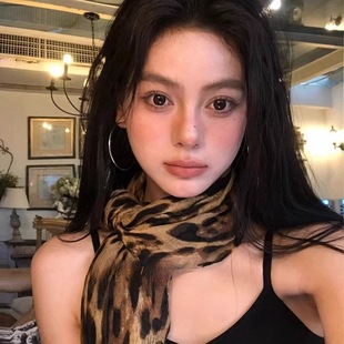 Millennium Spice Girl Retro Leopard Print Silk Scarf Pure Desire High-end Long Shawl Personalized Atmosphere Thin Printed Ribbon