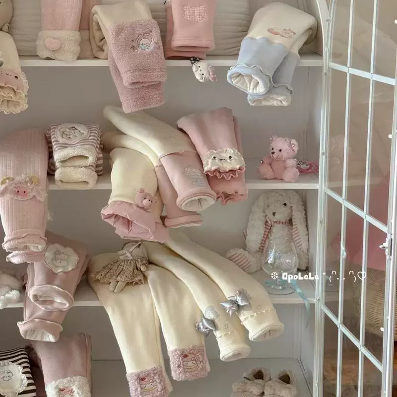 Детские зимние карнавальные лосины? нет. Wait need accurate translation. Let's craft translations carefully.
