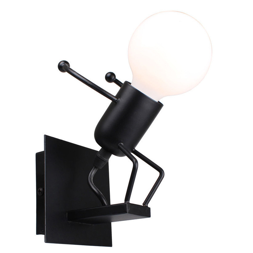 Transfronterizo retro creativo de dibujos animados Little Man lámpara de pared columpio pequeño Iron Man dormitorio arte decorativo lámparas de noche al por mayor