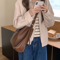 美拉德复古斜挎包包女2025新款潮韩版托特包百搭大容量通勤单肩包