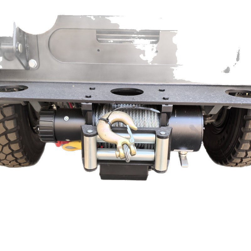 Camión Tractor Todoterreno 4×4 de Alta Capacidad para Muelle