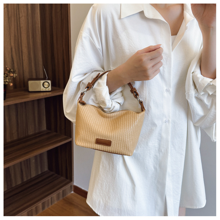 Summer niche underarm bag for women, 2025 new retro and fashionable handbag, versatile single-shoulder crossbody bucket bag undefined