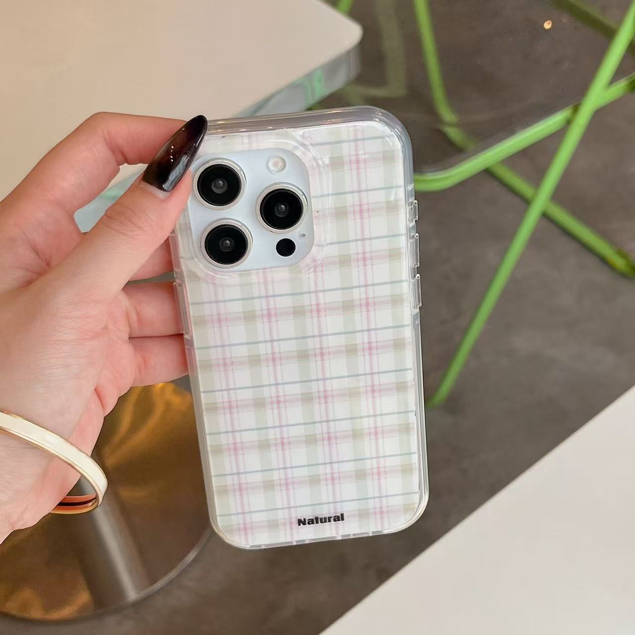 Estilo coreano a cuadros en contraste para iPhone16 funda para teléfono móvil 15ProMax simple 14/13 pareja 16ProMax