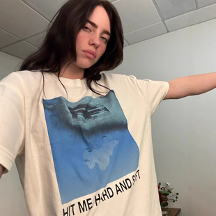 ����Billie Eilish�������֓u�L��ʽ���e�߽֌���ֱ����ŮT������