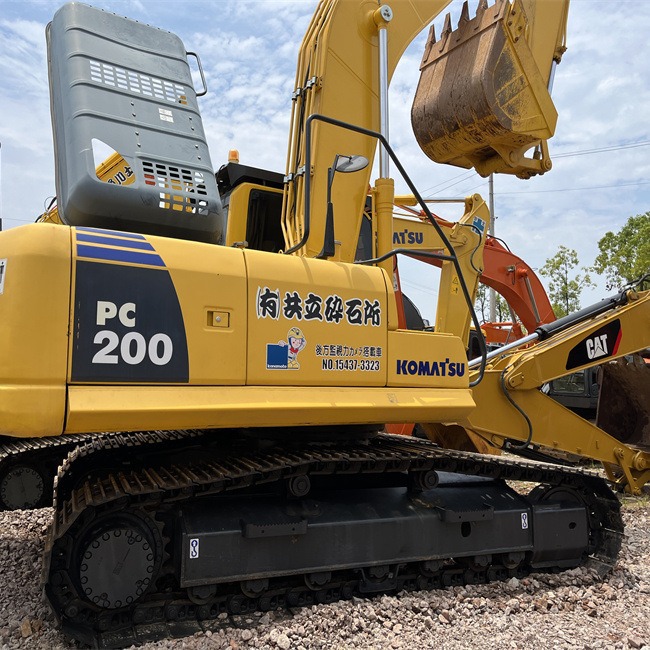 Exportación de Libia de segunda mano Komatsu PC200 - 8 PC450 - 8 excavadora en stock suficiente garantía de calidad