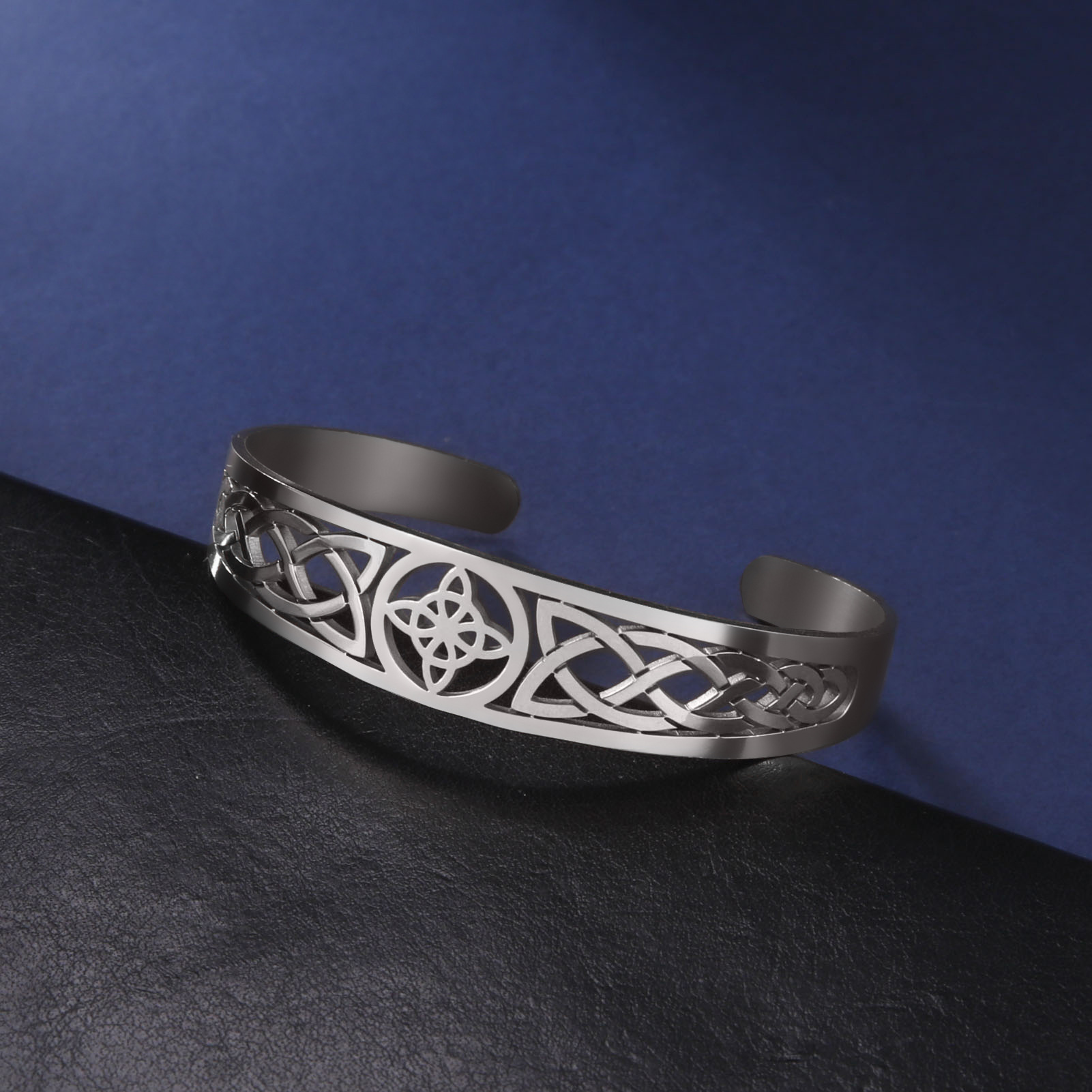 Solid Color Pattern Hip-Hop Retro Witches Knot Solid Color 304 Stainless Steel Plating Men's Bangle Men Cuff & Bangle