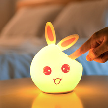 女生礼品七彩硅胶拍拍灯兔子萌兔小夜灯圣诞兔子彩灯USB充电