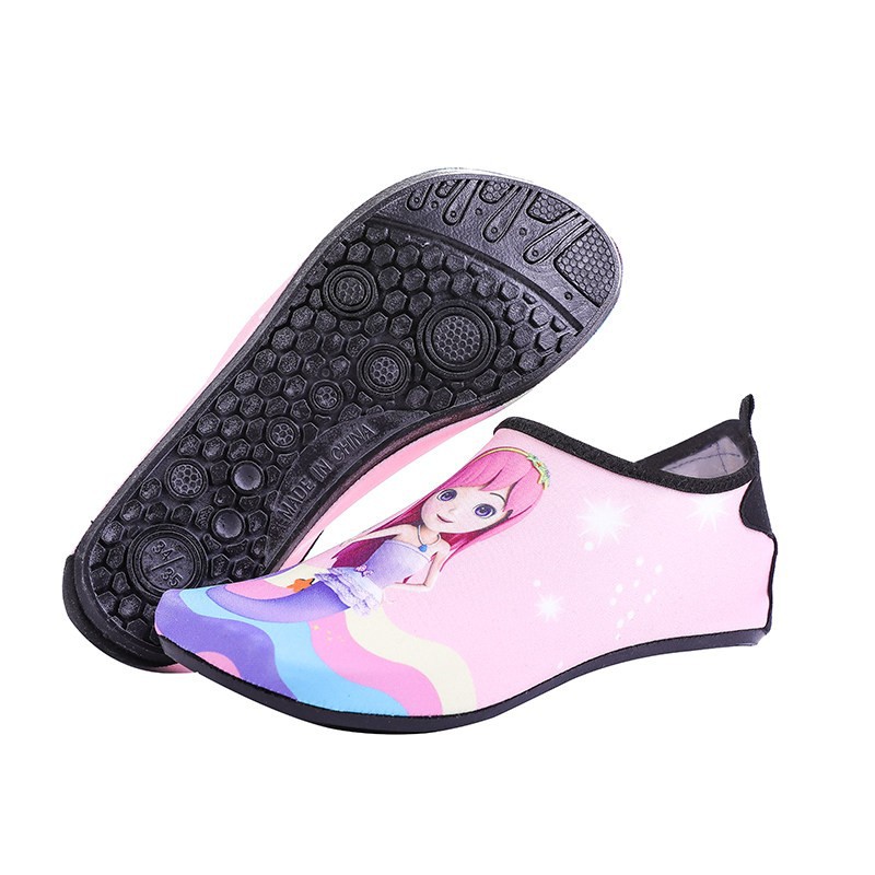 Beach socks and shoe diving snorkeling children's cartoon wading…