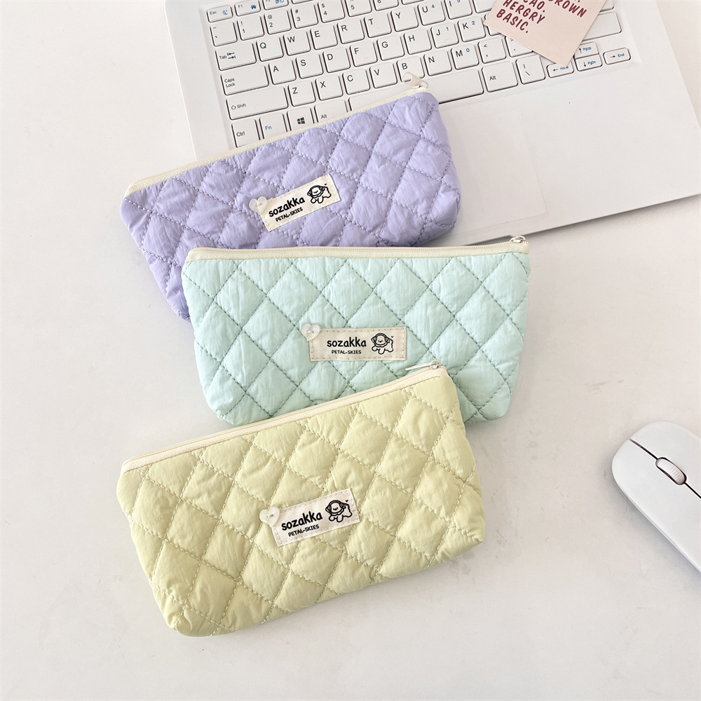 High quality cosmetic bag with diamond pattern, capacious handheld pencil case for students