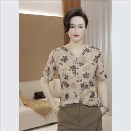 一件代发直播爆款2026夏季新款时尚休闲V领三粒扣印花短袖T恤女