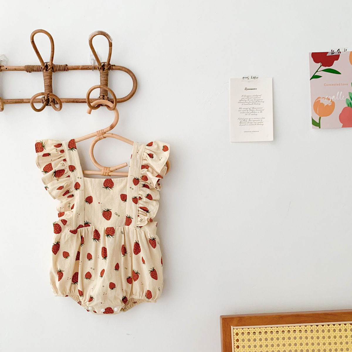 ins summer new pattern Sleeveless vest Female baby Hundred Days The age of strawberry Romper baby Conjoined triangle Climbing clothes