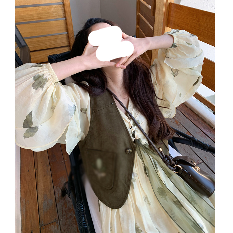 壹家 麂皮绒绣花短款小马甲女春2023新款学院风时尚百搭坎肩上衣 pic 2