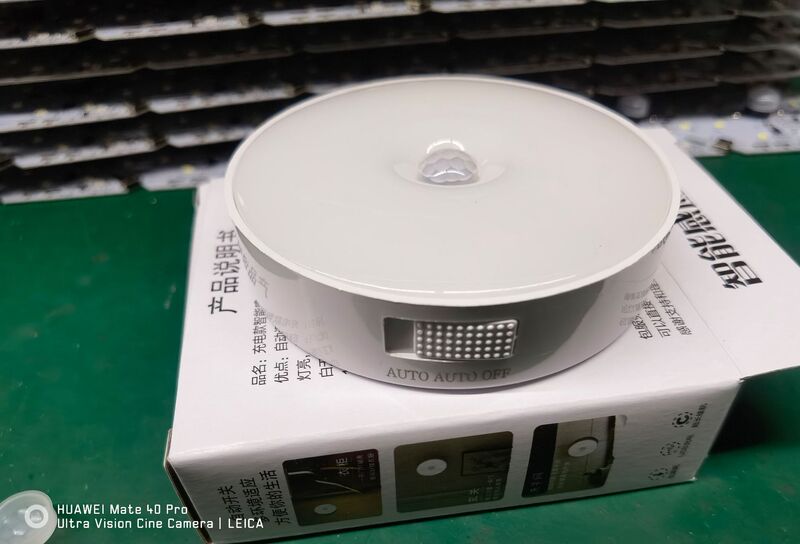 メーカーled人体知能誘導充電スイッチ2色小夜灯寝室usb円形キャビネット誘導灯|undefined