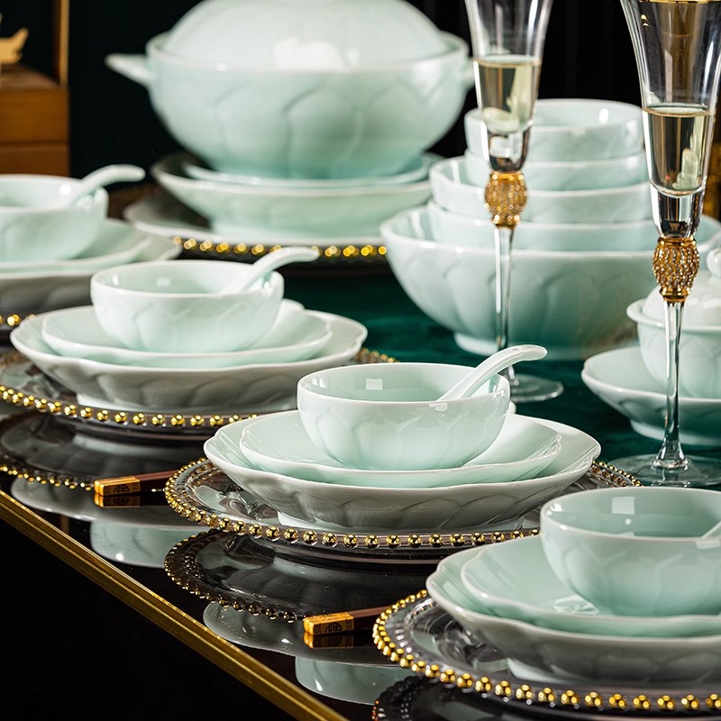 Jingdezhen High-End Embossed Gold-Rimmed Dishes and Plates Household Ceramic Tableware Set Underglaze Color Ceramics Housewarming Gifts