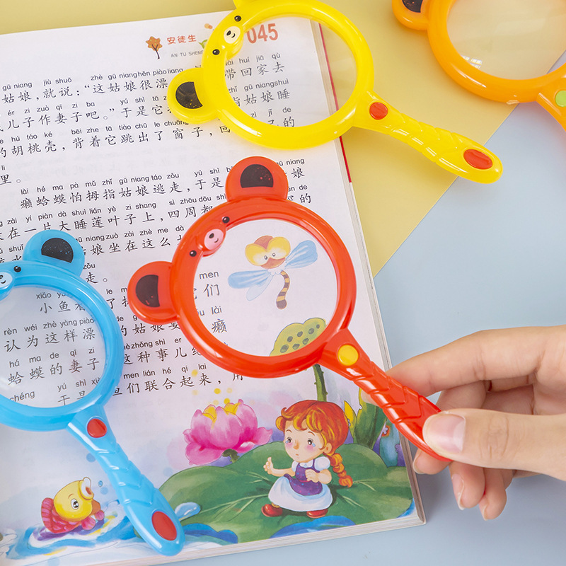 Yiwu mercado nocturno puesto empuje pequeño anillo de productos básicos puesto al por mayor en línea popularidad regalos para niños juguetes luminosos