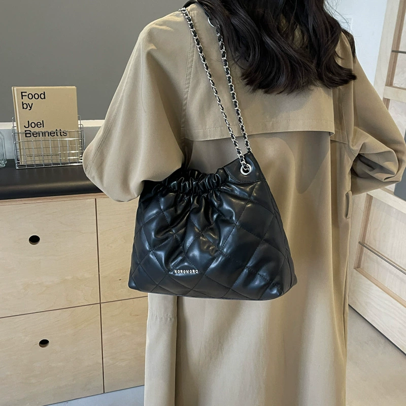 Емкая сумка через плечо с цепочным ремешком в стиле Chanel, модная цепная сумка, тренд сезона, 4 цвета
