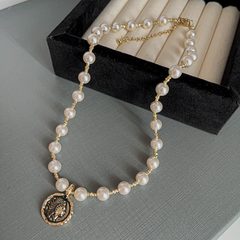 Einfacher Stil Runden Aryl Künstliche Perle Perlen Frau Halskette display picture 2