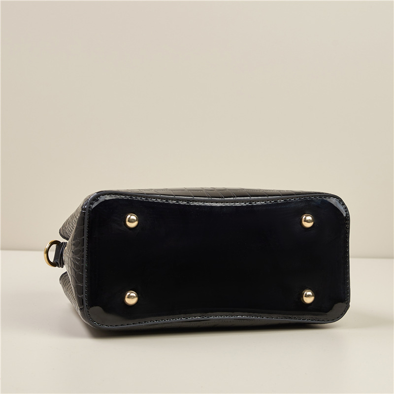 Fabricantes de bolsos de mensajero de un solo hombro, bolsos de gran capacidad con sentido de alta gama, bolsos de moda, bolsos de mujer de mediana edad, bolsos de madre de mediana edad, atmosférico y versátil
