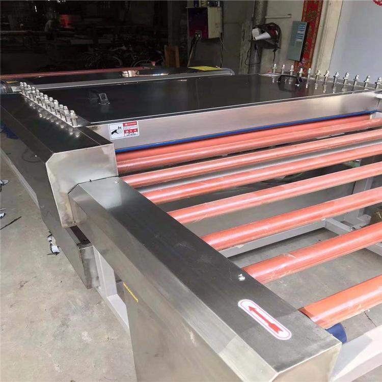 La máquina de limpieza de vidrio es adecuada para la limpieza de vidrio y la máquina de limpieza y secado de vidrio después de la molienda.