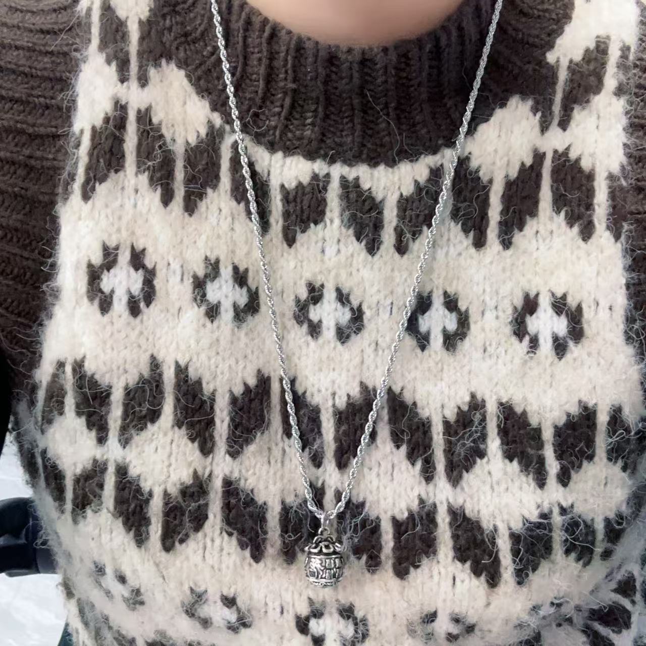 Retro national trend necklaces that can be packed with small things…