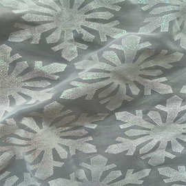 现货批发圣诞白色印雪花布料玩具装饰涤纶室内外伸缩手工服装工艺