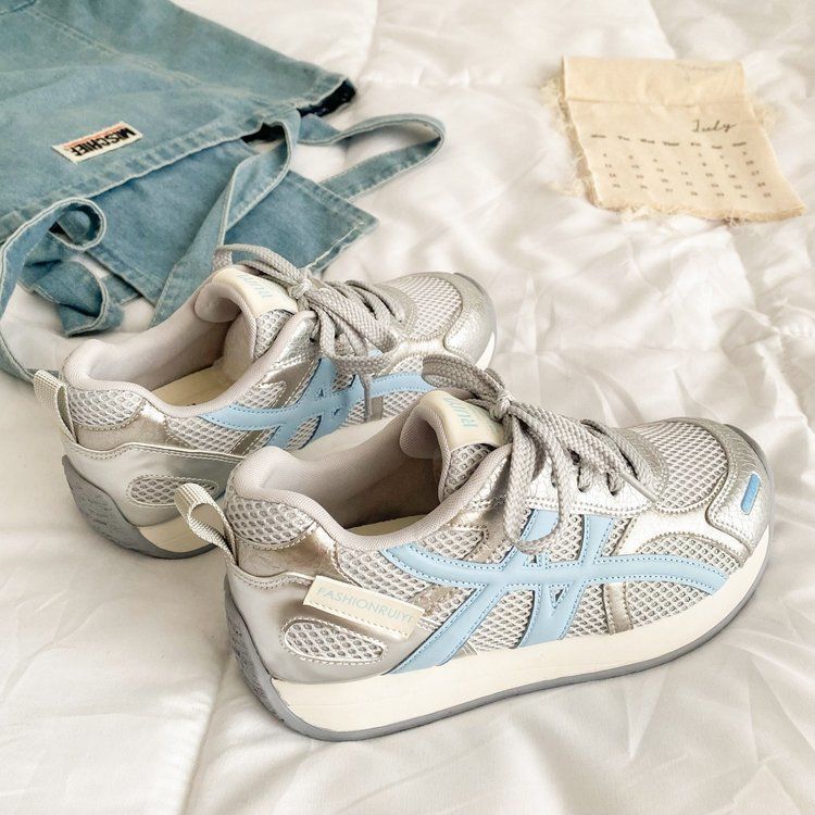 Zapatos de entrenamiento alemanes de todo fósforo de moda para mujer 2025 nuevos zapatos Forrest Gump de verano, zapatos deportivos de aumento de ocio transpirables de malla